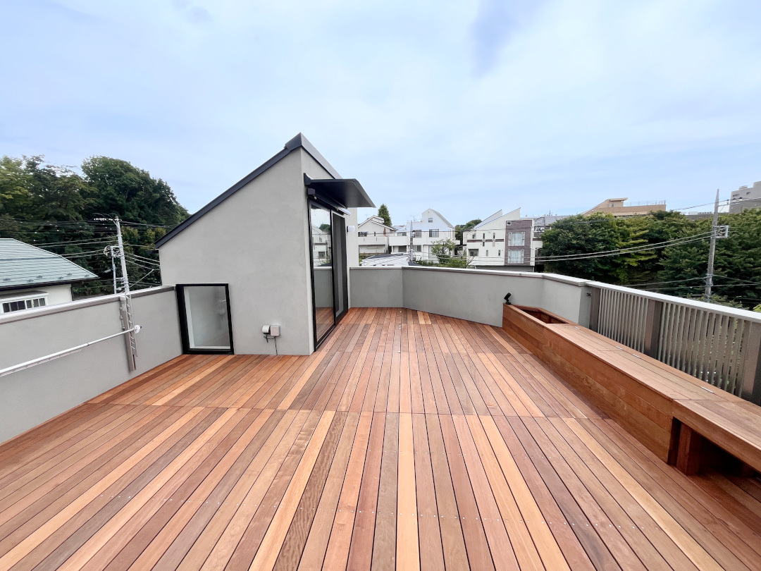 【 世田谷区 一戸建て屋上 ウッドデッキ】A2