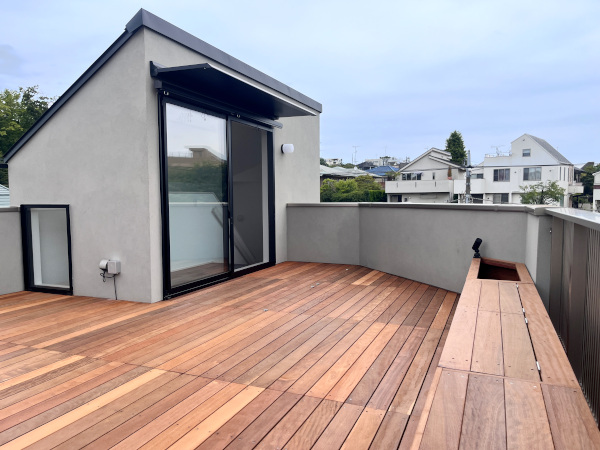 【 世田谷区 一戸建て屋上 ウッドデッキ】B1