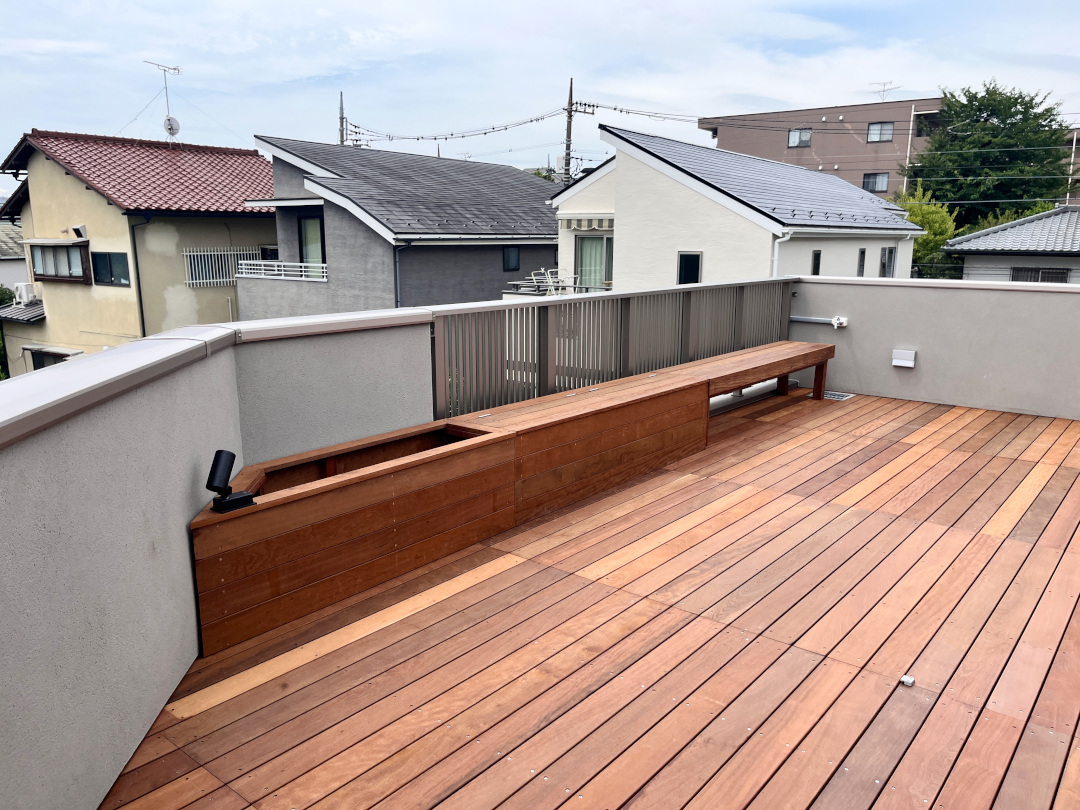 【 世田谷区 一戸建て屋上 ウッドデッキ】C
