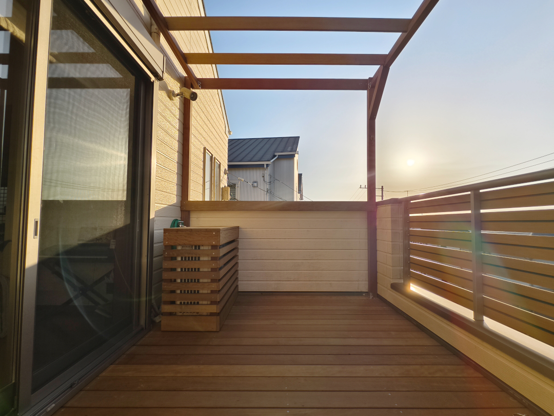 【神奈川県藤沢市 一戸建てバルコニー ウッドデッキ】after_01