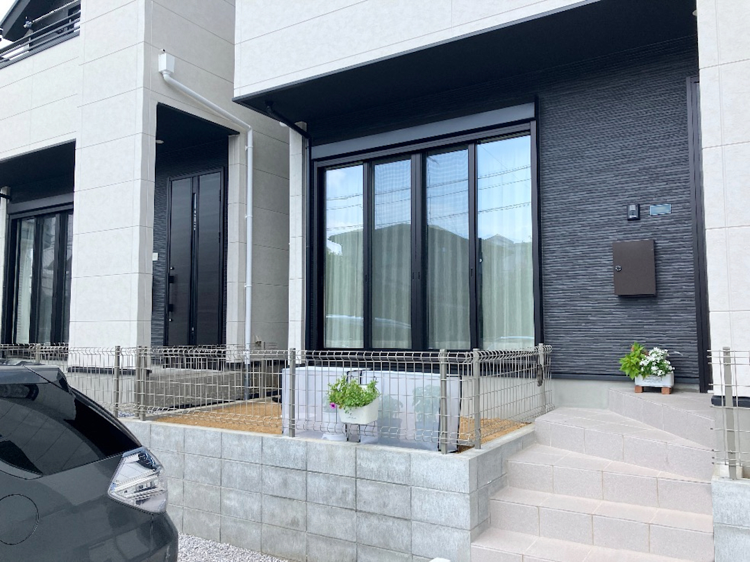 【鎌倉市 一戸建て庭 樹脂木デッキ】before_01