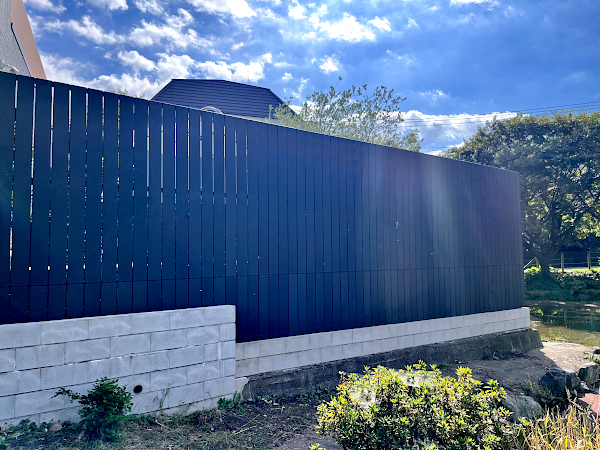 【鎌倉市 一戸建てバルコニー 樹脂木デッキ】C1