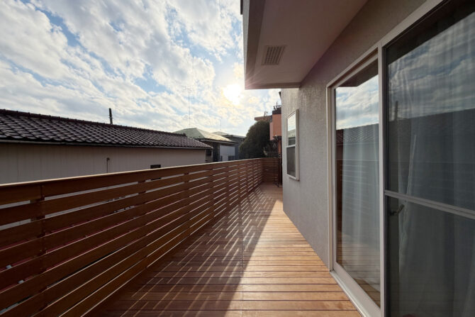 【青葉区 一戸建て庭 ウッドデッキ】after_top