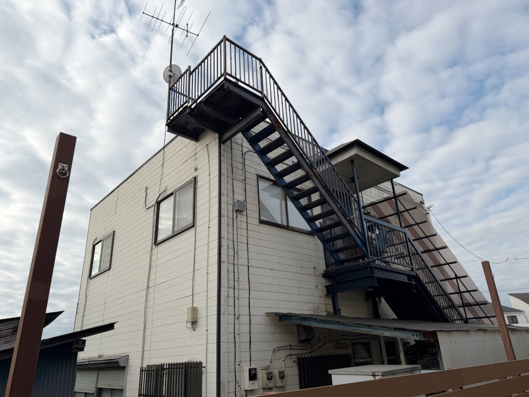 【調布市 一戸建て庭 樹脂木デッキ 】after_06