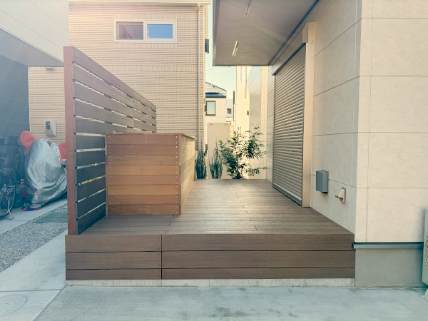 【狛江市 一戸建て庭 樹脂木デッキ】after_01