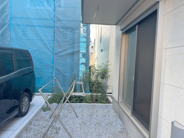 【狛江市 一戸建て庭 樹脂木デッキ】before_02