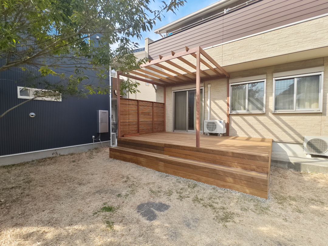 【逗子市 一戸建て庭 ウッドデッキ】after_01