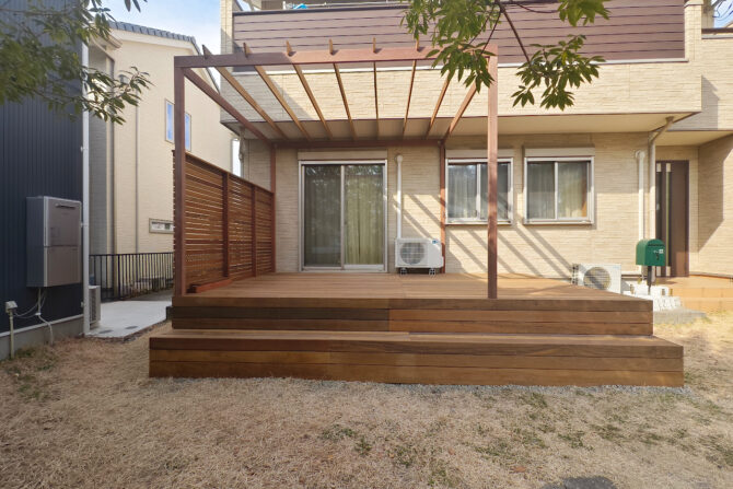 【逗子市 一戸建て庭 ウッドデッキ】after_top