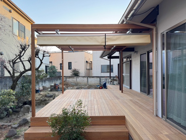 【豊島区 一戸建て庭 ウッド デッキ】after_01