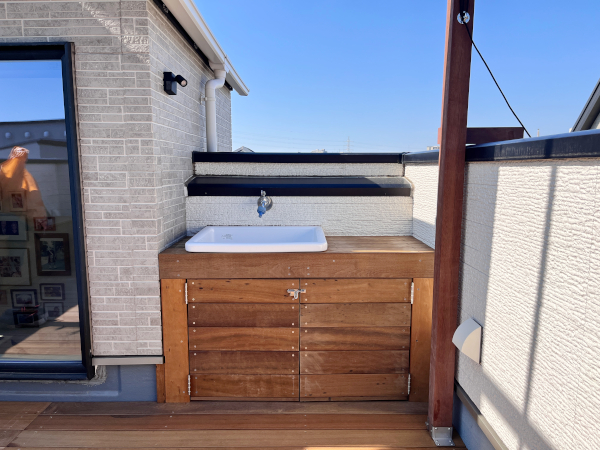 【目黒区 一戸建て屋上 ウッドデッキ】B1