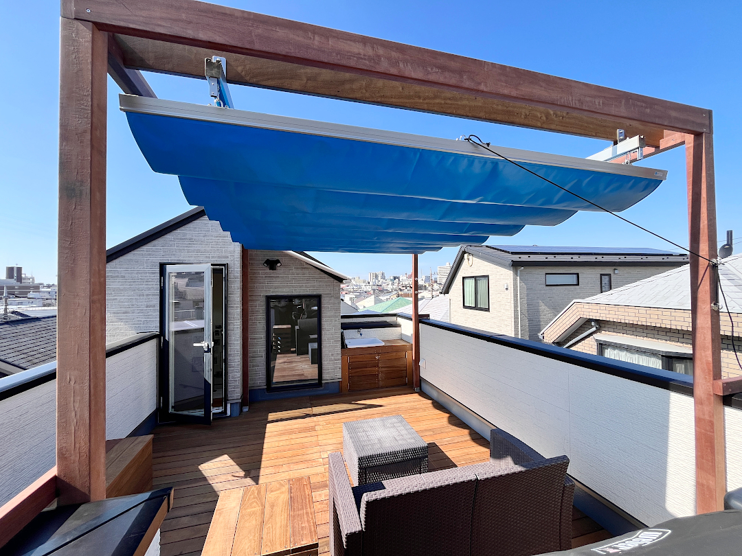 【目黒区 一戸建て屋上 ウッドデッキ】C1