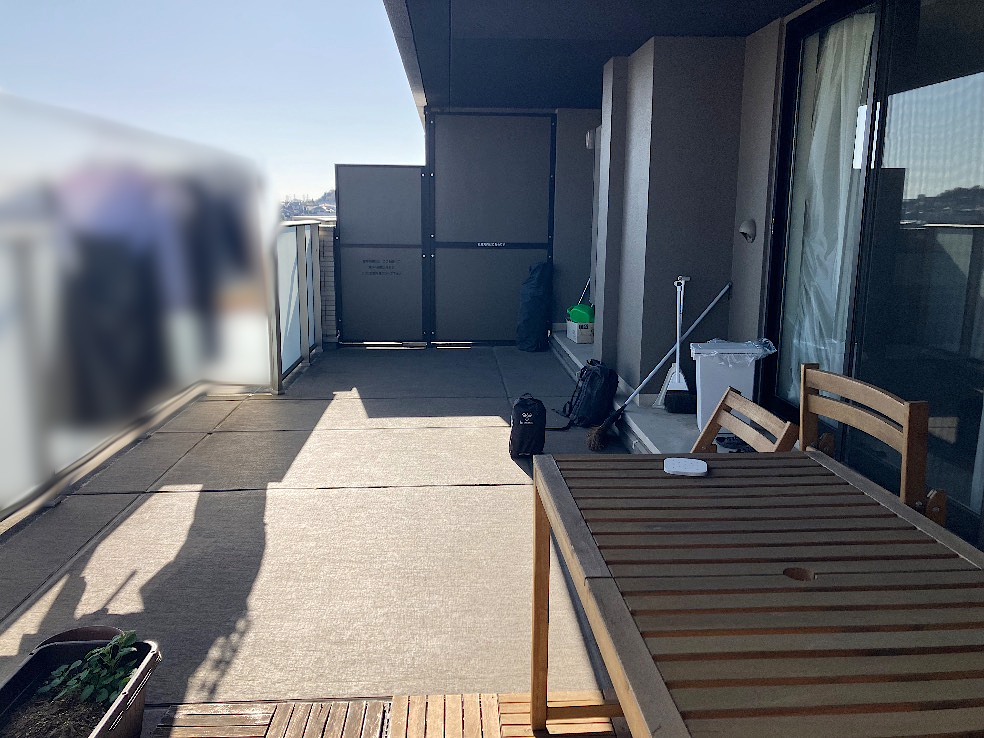 【横浜市戸塚区 マンションルーフバルコニー ウッドデッキ】before_01
