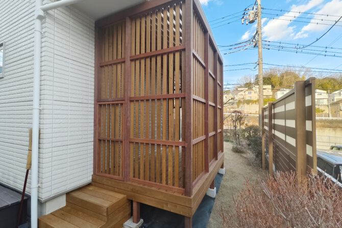 【川崎市麻生区 一戸建て庭 ウッドデッキ】_after_top