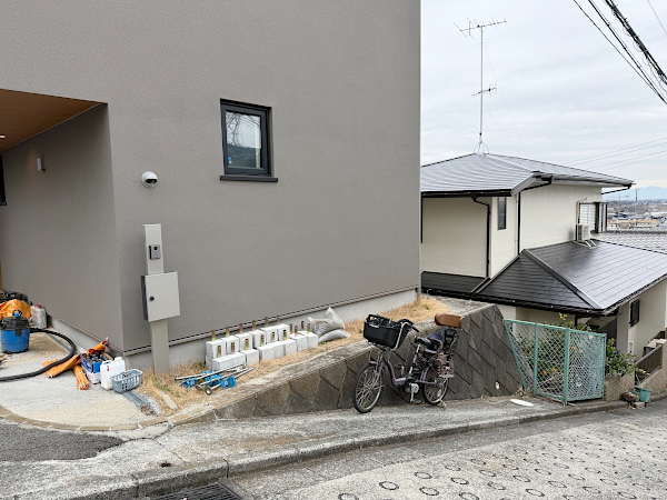 【横浜市戸塚区 傾斜地 阿ハイデッキ】before_01