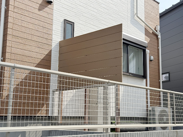 【青葉区 一戸建て庭 樹脂木デッキ】after_03