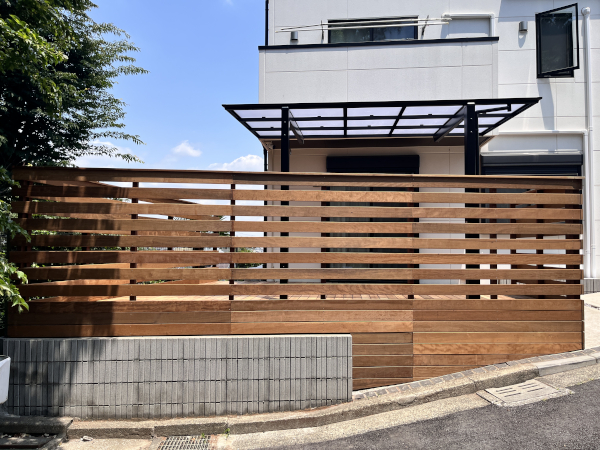 【横浜市港北区 一戸建て庭 ウッドデッキ】B1
