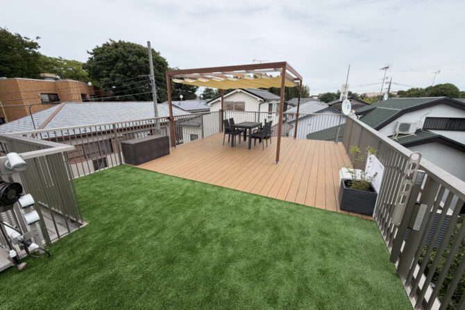 【世田谷区 一戸建て屋上 樹脂木デッキ】top