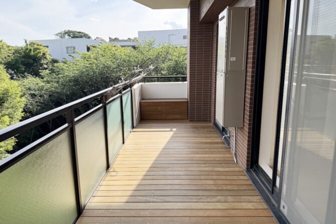 【横浜市西区 マンションベランダ ウッドデッキ】TOP