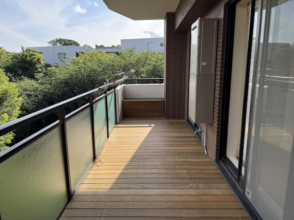 【横浜市西区 マンションベランダ ウッドデッキ】after_02
