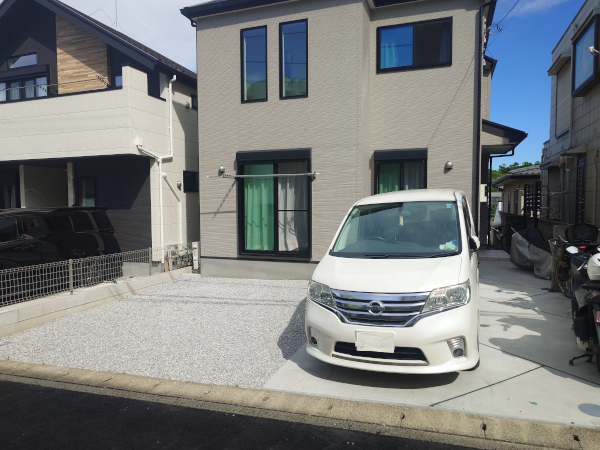 【横浜市港北区 一戸建て庭 樹脂木デッキ】A