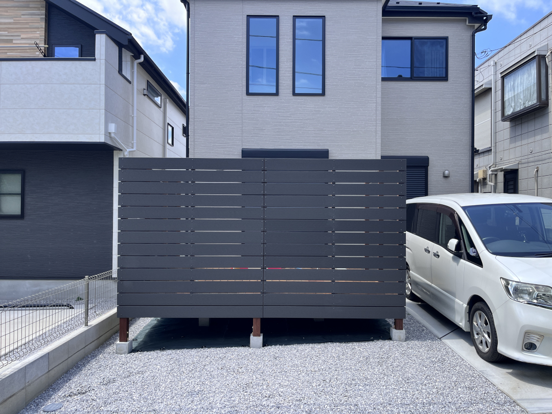 【横浜市港北区 一戸建て庭 樹脂木デッキ】A2