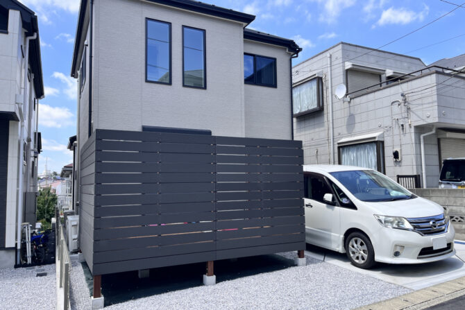 【横浜市港北区 一戸建て庭 樹脂木デッキ】TOP