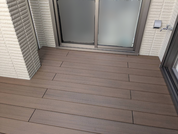 【一戸建てバルコニーウッドデッキ 施工２例】A1