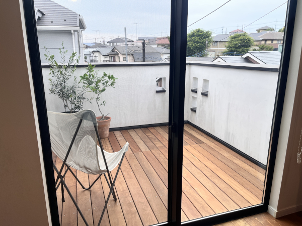 【一戸建てバルコニーウッドデッキ 施工２例】B1