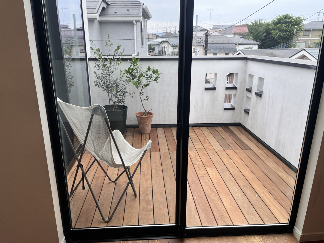 【一戸建てバルコニーウッドデッキ 施工２例】B2