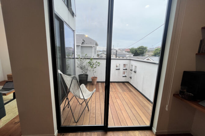 【一戸建てバルコニーウッドデッキ 施工２例】