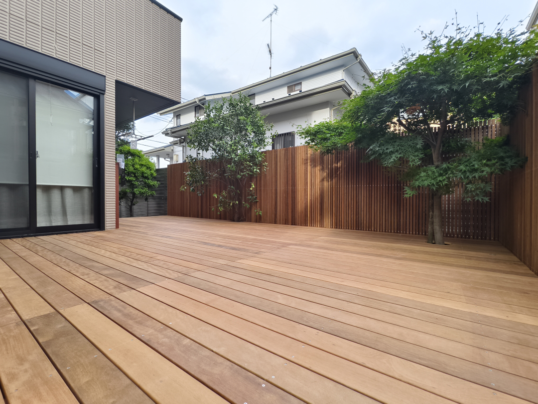 【横浜市都筑区 一戸建て庭 ウッドデッキ】after01